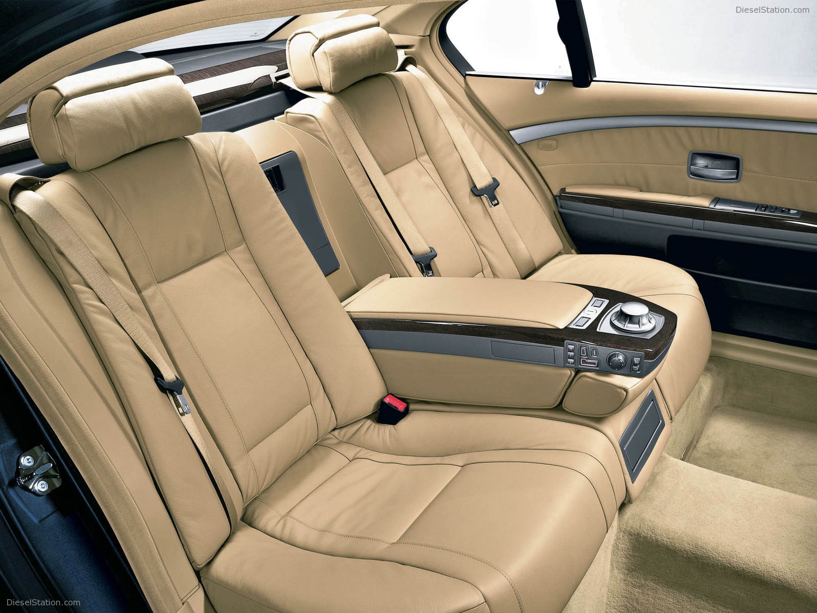 BMW 7 Series (2002)